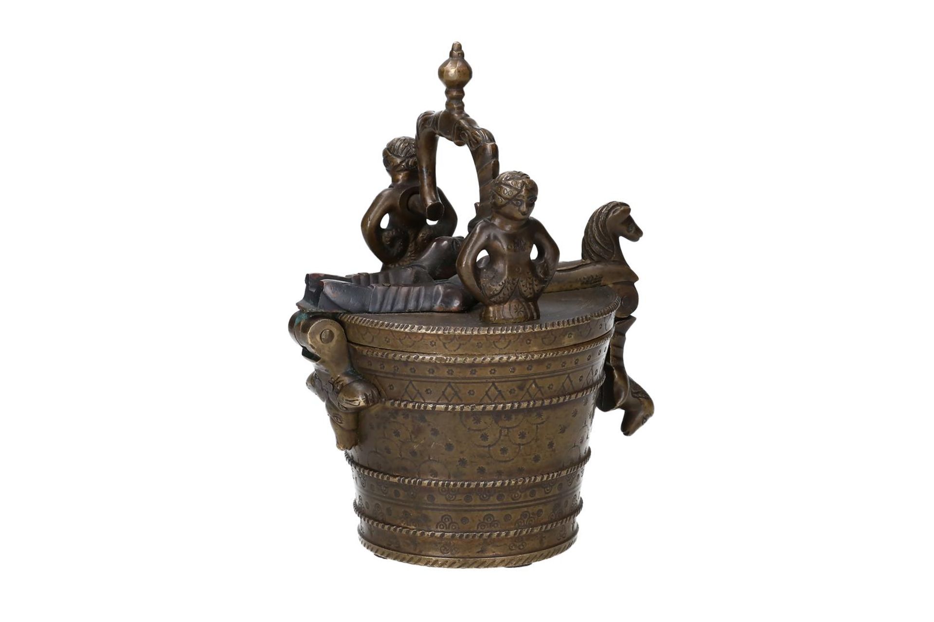 A Nuremberg nested cup-weight, 16 pound for France, 18th century. Master sign 'rooster' =Tobias - Image 3 of 12