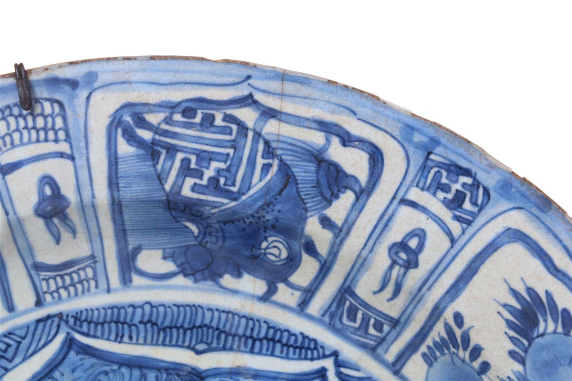 A blue and white porcelain deep charger, decorated with reserves depicting flowers, antiquities - Image 3 of 4