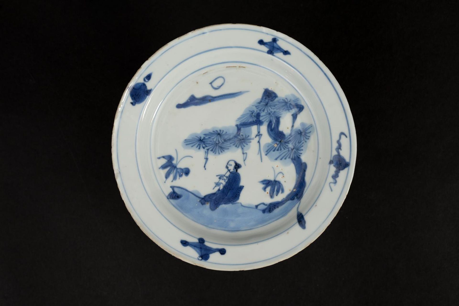 A set of three blue and white, Ko-sometsuke, porcelain dishes, decorated with a landscape and a - Image 6 of 7