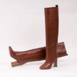 Louis Vuitton. Paar Over Knee Boots mit Quatrefoil Absatz.