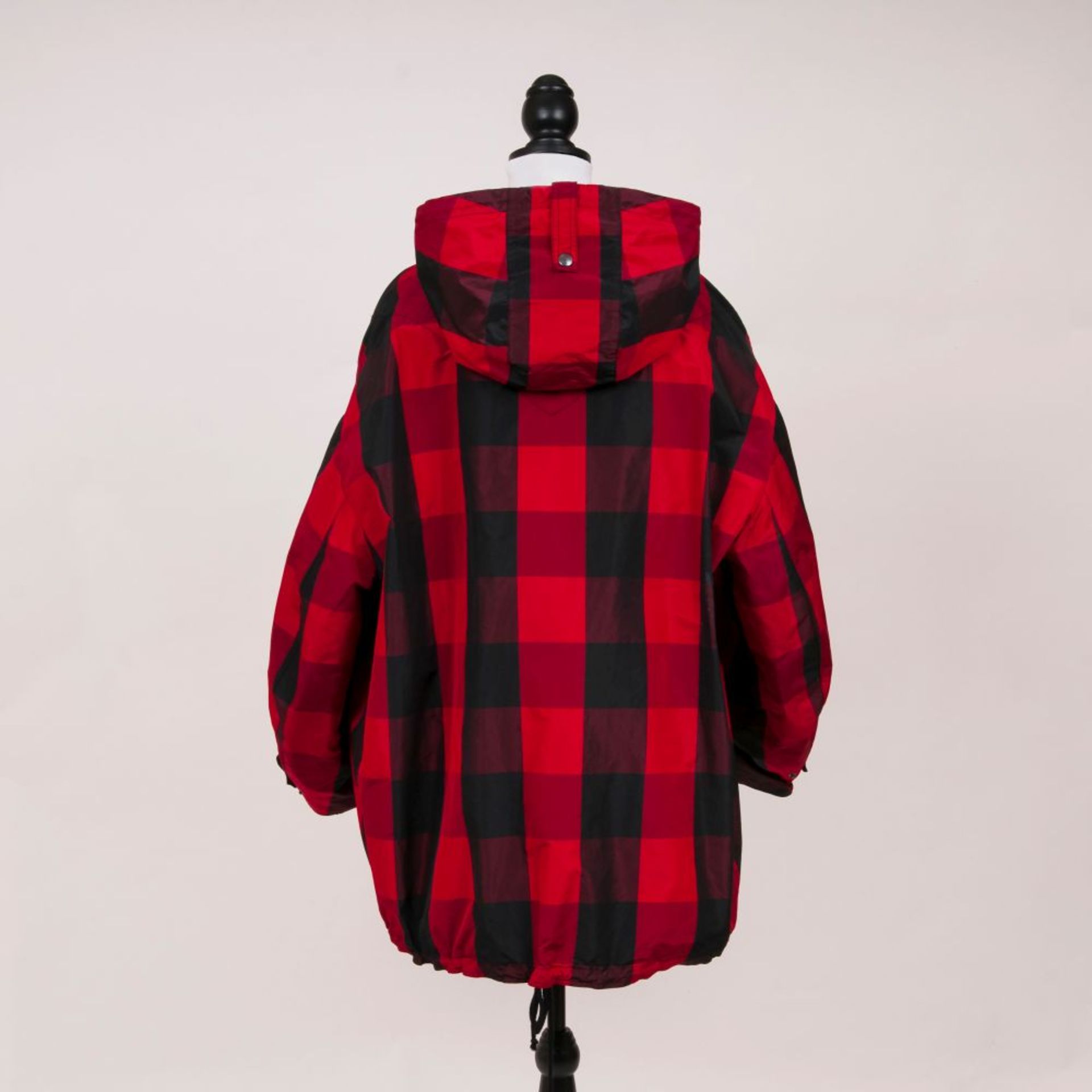 Christian Dior. Oversize Plaid Pattern Hooded Anorak. - Bild 2 aus 2