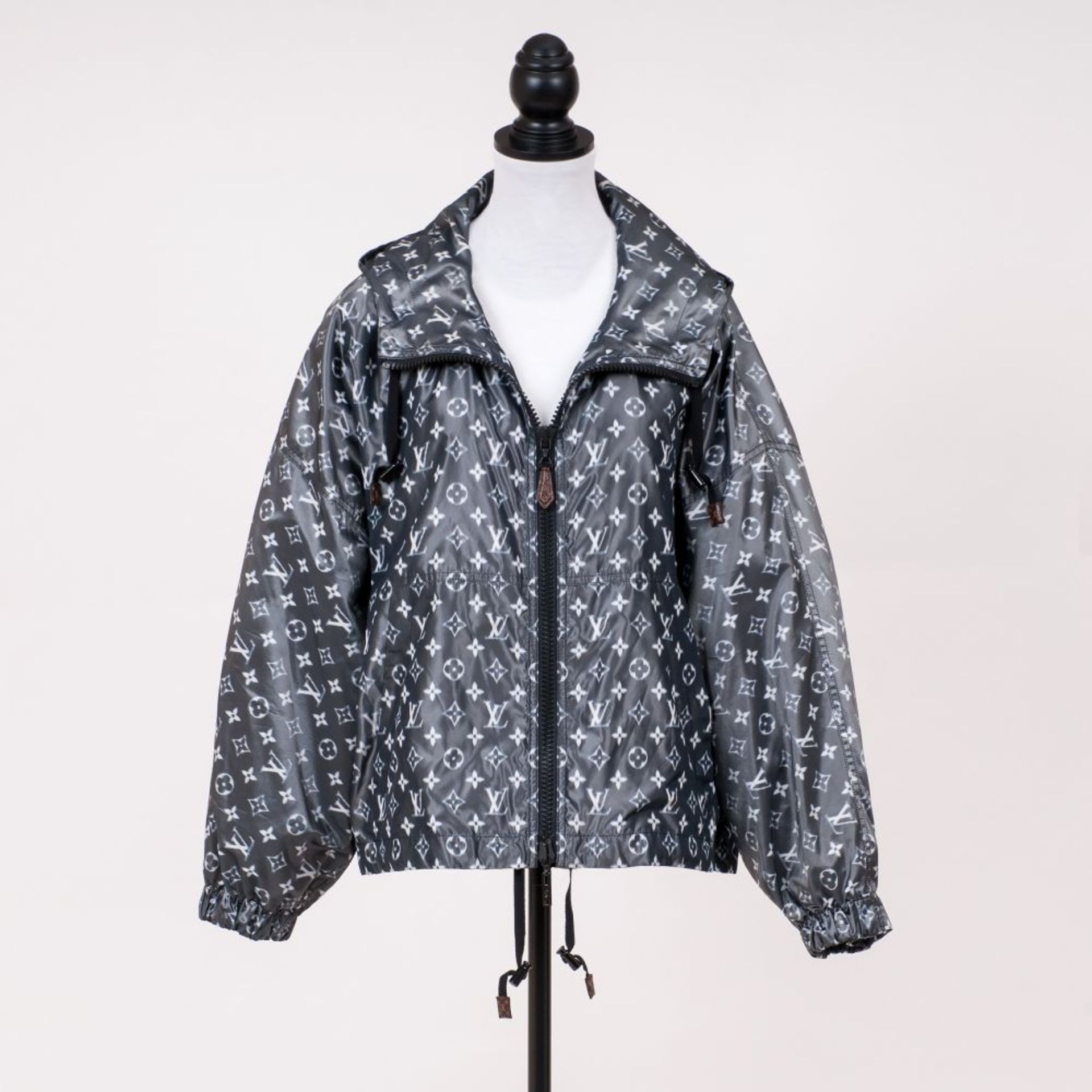 Louis Vuitton. Oversize Sporty Hooded Parka Anthrazit.