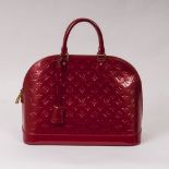 Louis Vuitton. Alma MM Bag Kirschrot.