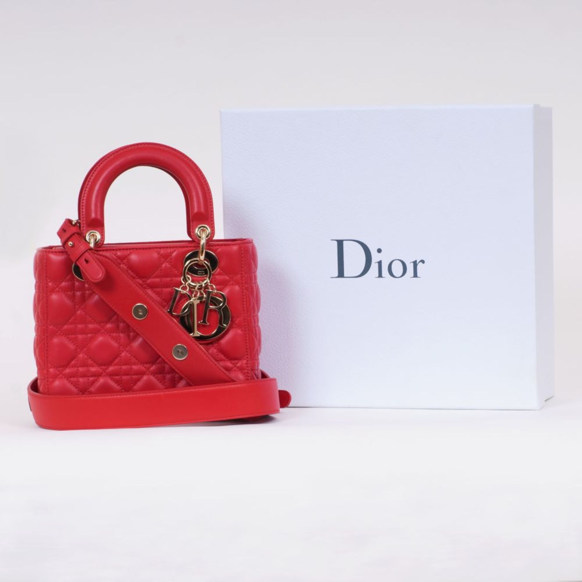 Christian Dior. Lady Dior My ABC Dior Bag Rot. - Bild 2 aus 2