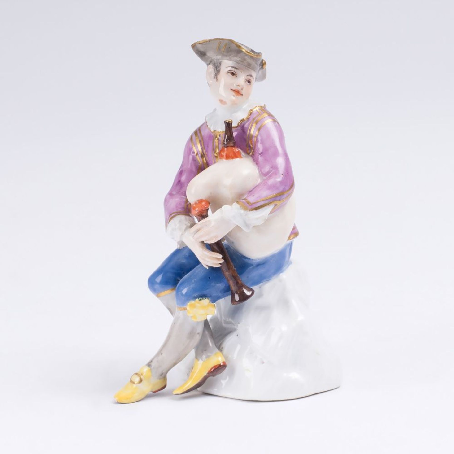 Johann Joachim Kaendler (Fischbach/Sachsen 1706 - Meissen 1775). Harlekin mit Dudelsack. Meissen, um