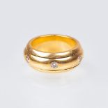 Brillant-Ring. 18 kt. GG, gest., MZ: 'AK'. Drehbare Mittelschiene besetzt mit 6 kl. Brill. zus.