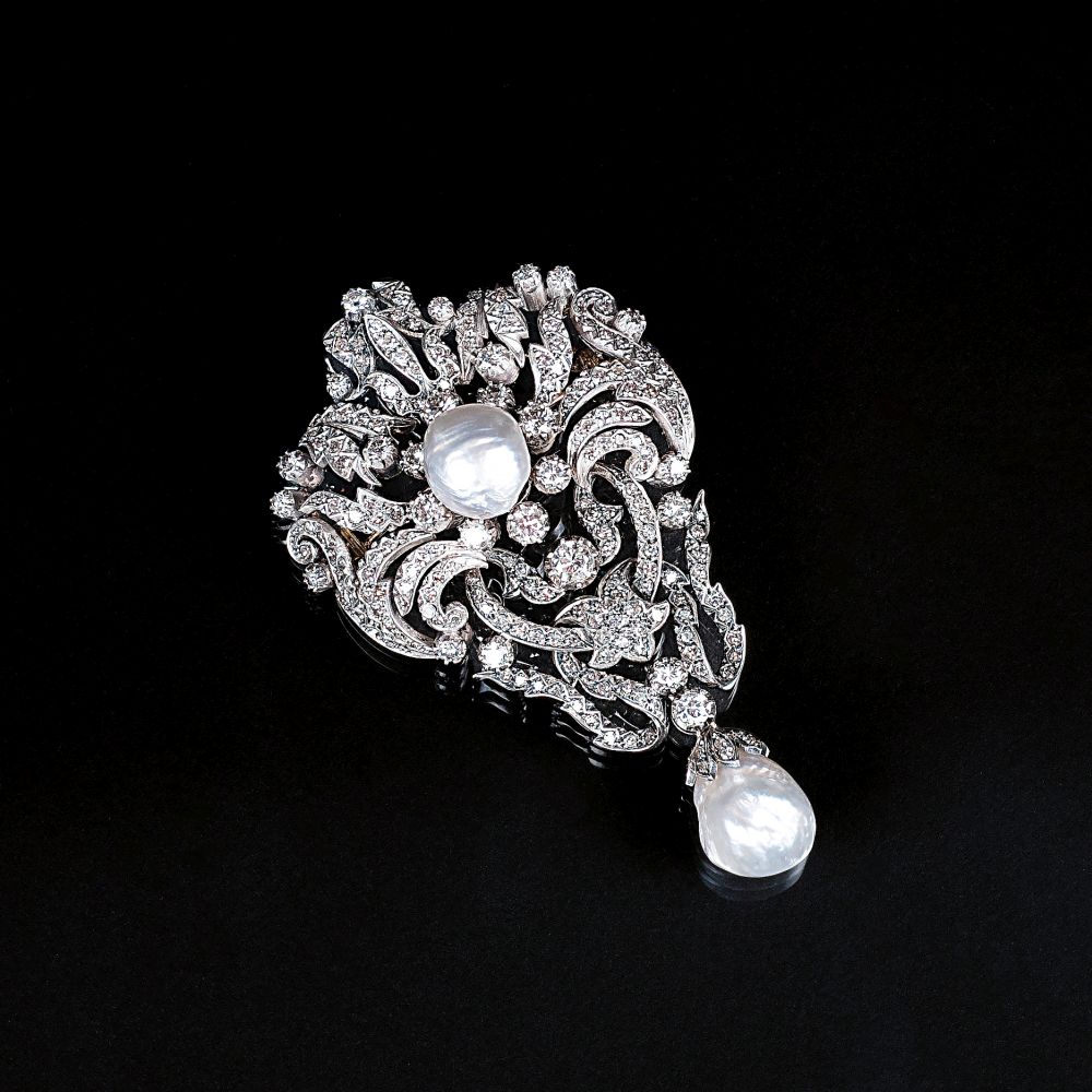 Feine Art-Nouveau Diamant-Brosche mit Barock-Perlen. Um 1915/20. 14 kt. Roségold mit Silber,