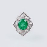 Smaragd-Diamant-Ring. Platin, gest. Pt900. Großer Ringkopf mit einem zentralen Kolumbien Smaragd