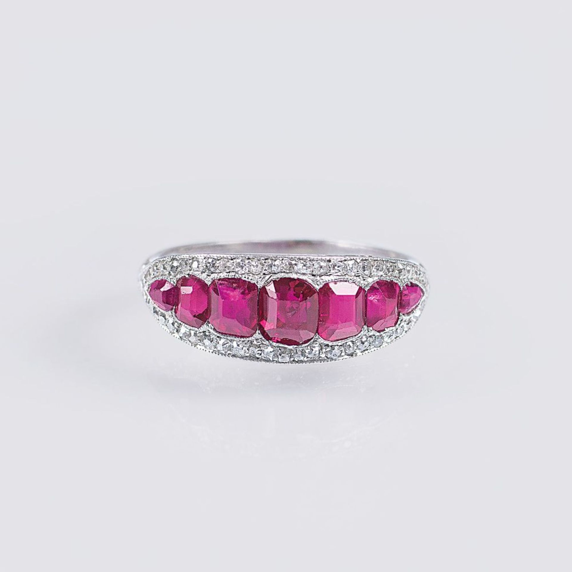 Jugendstil Rubin-Diamant-Ring.