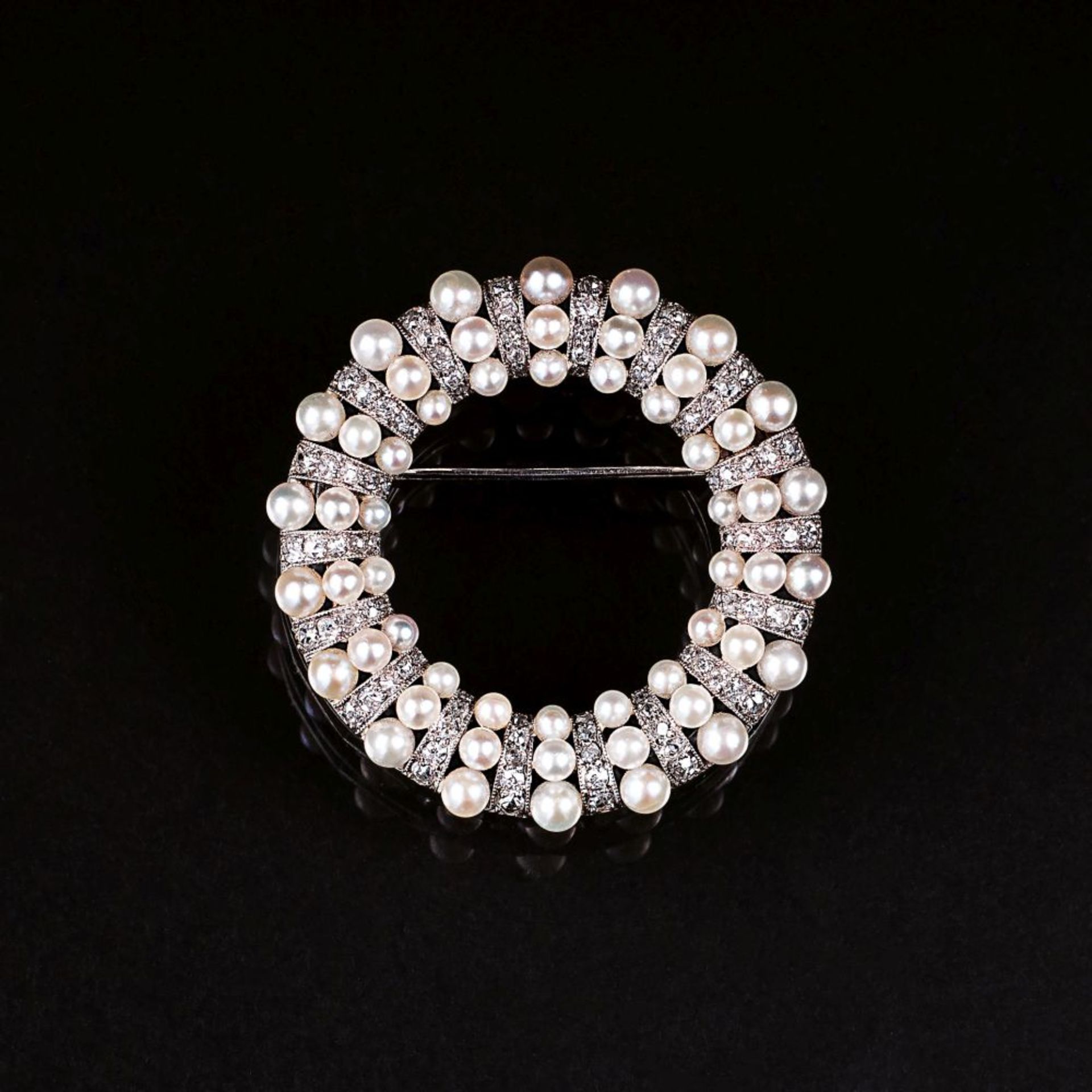 Jugendstil-Brosche mit Perlen und Diamanten.