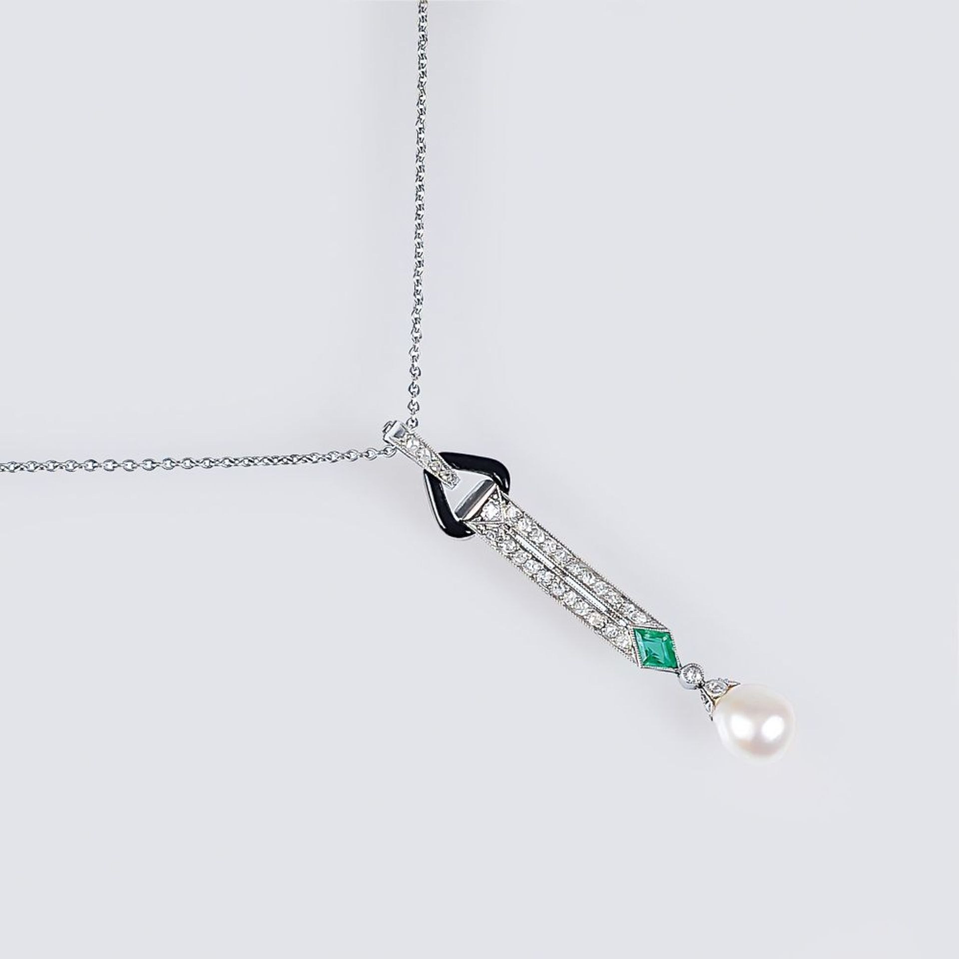 Art-déco Smaragd-Diamant-Anhänger mit Perle.