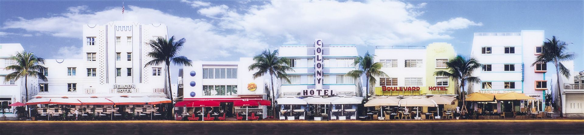 Larry Yust (Philadelphia 1930). Miami Beach, Ocean Drive #2.