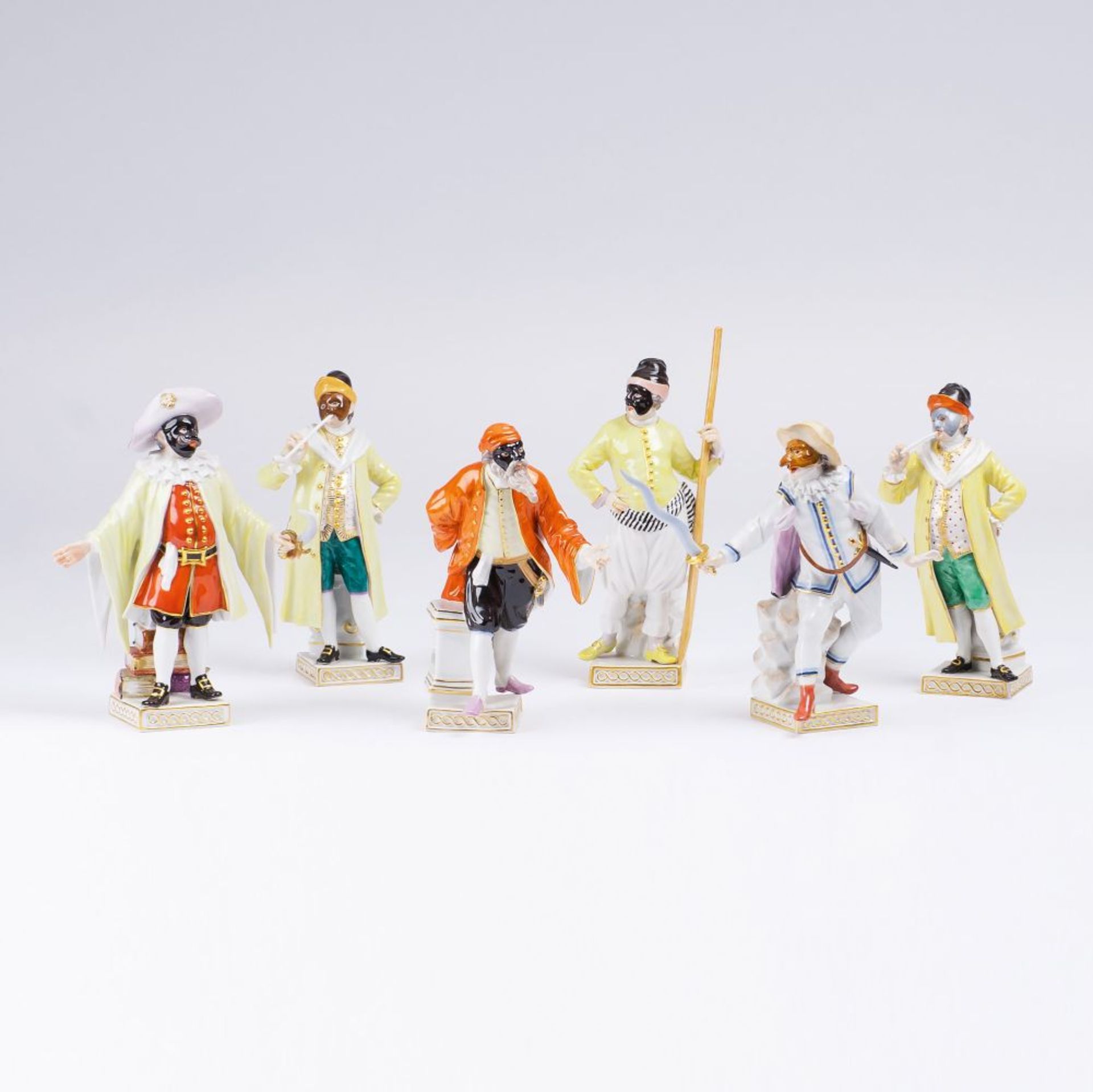 Johann Joachim Kaendler (Fischbach/Sachsen 1706 - Meissen 1775). Satz von 6 Figuren aus der Commedia