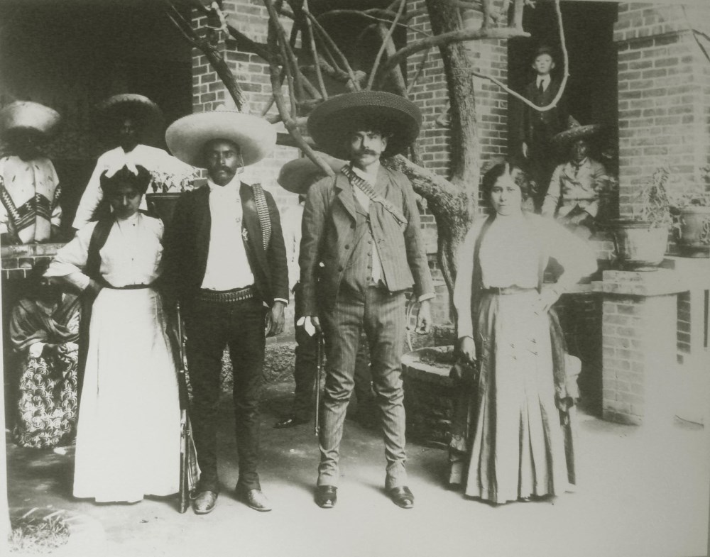 HUGO BREHME - Emiliano y Eufemio Zapata y Esposas - Gelatin silver print