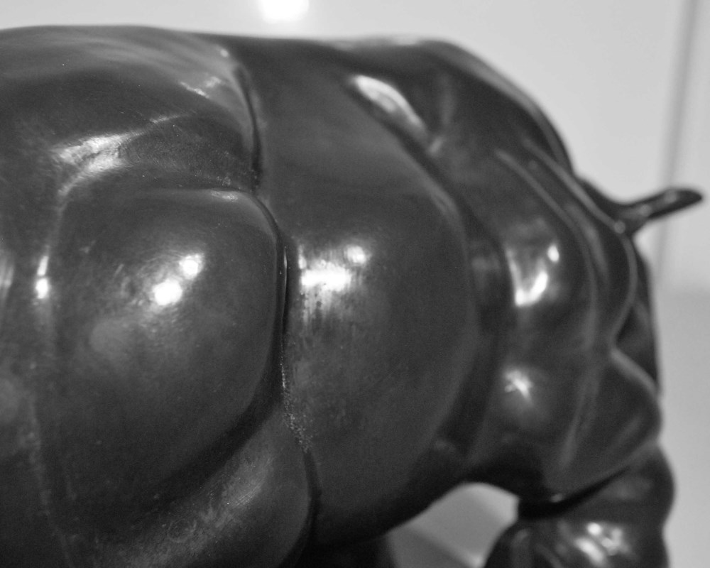 FERNANDO BOTERO [imputee] - Toro - Bronze sculpture with very dark brown patina - Image 9 of 10