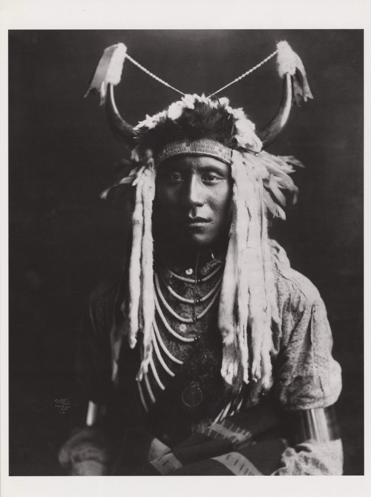 EDWARD S. CURTIS - Head Carry, Blackfoot - Original photogravure