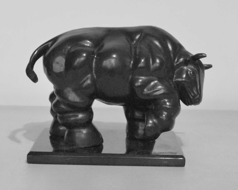 FERNANDO BOTERO [imputee] - Toro - Bronze sculpture with very dark brown patina