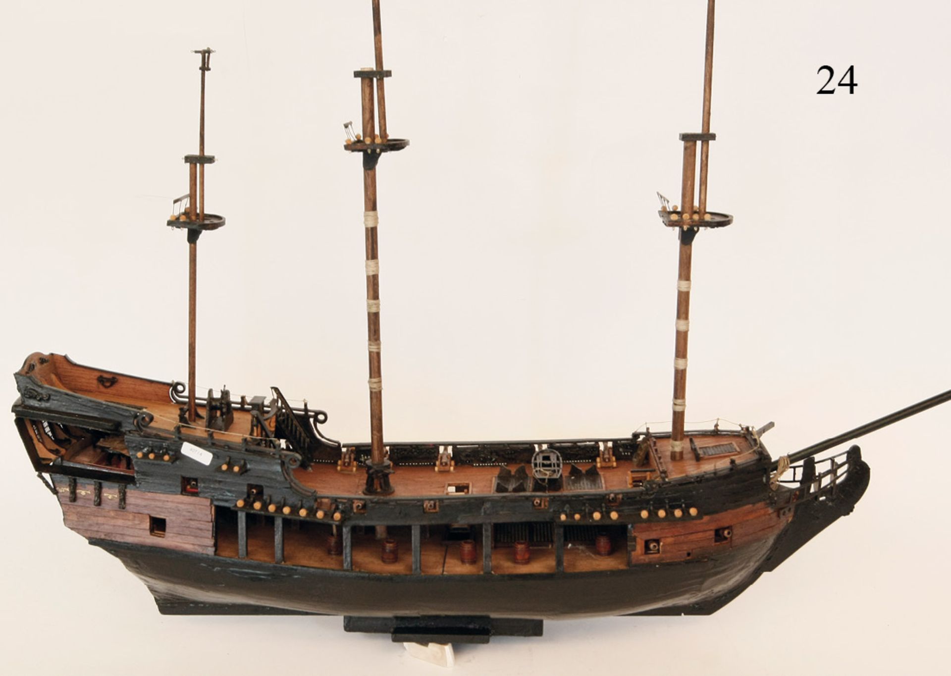 Schnittmodell eines Segelschiffes des 18.Jhdt.