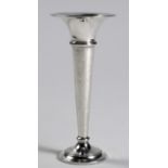 A GEORGE V SILVER POSY VASE, WALKER & HALL, SHEFFIELD, 1911