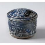 LINDSAY SCOTT (SOUTH AFRICAN 1947 - ): A STONEWARE LIDDED JAR AND COVER