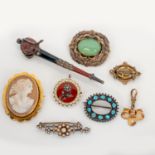 A MISCELLANEOUS GROUP OF SEVEN BROOCHES