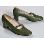 A PAIR OF MOSS GREEN VINTAGE SALATORE FERRAGAMO MARY-JANE HEELS