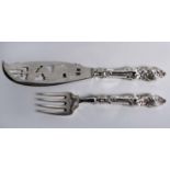 A PAIR OF ELECTROPLATE FISH SERVERS