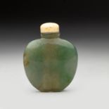 A CHINESE JADE SNUFF BOTTLE, QING DYNASTY, 19TH CENTURY