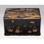A JAPANESE GILT-LACQURED BOX, EDO PERIOD, 1603 - 1868