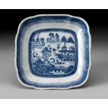 A CHINESE BLUE AND WHITE DISH, QING DYNASTY, 19TH CENTURY