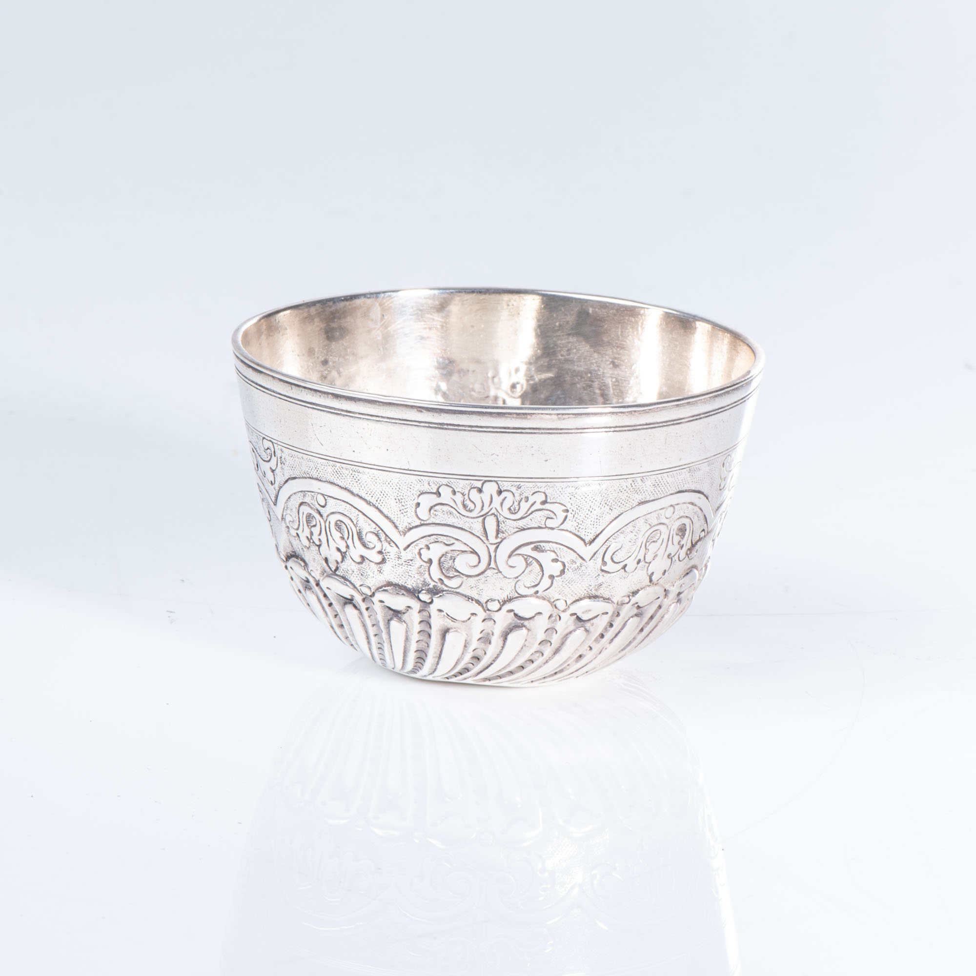 JUDAICA, A SILVER TUMBLER CUP/SITZBECHER