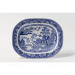 A WILLOW PATTERN PLATTER