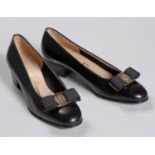 A PAIR OF VINTAGE SALVATORE FERRAGAMO VARA BOW BLACKÂ PUMPS