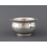 A GEORGE V SILVER SUGAR BOWL, E S BARNSLEY AND CO, BIRMINGHAM , 1915