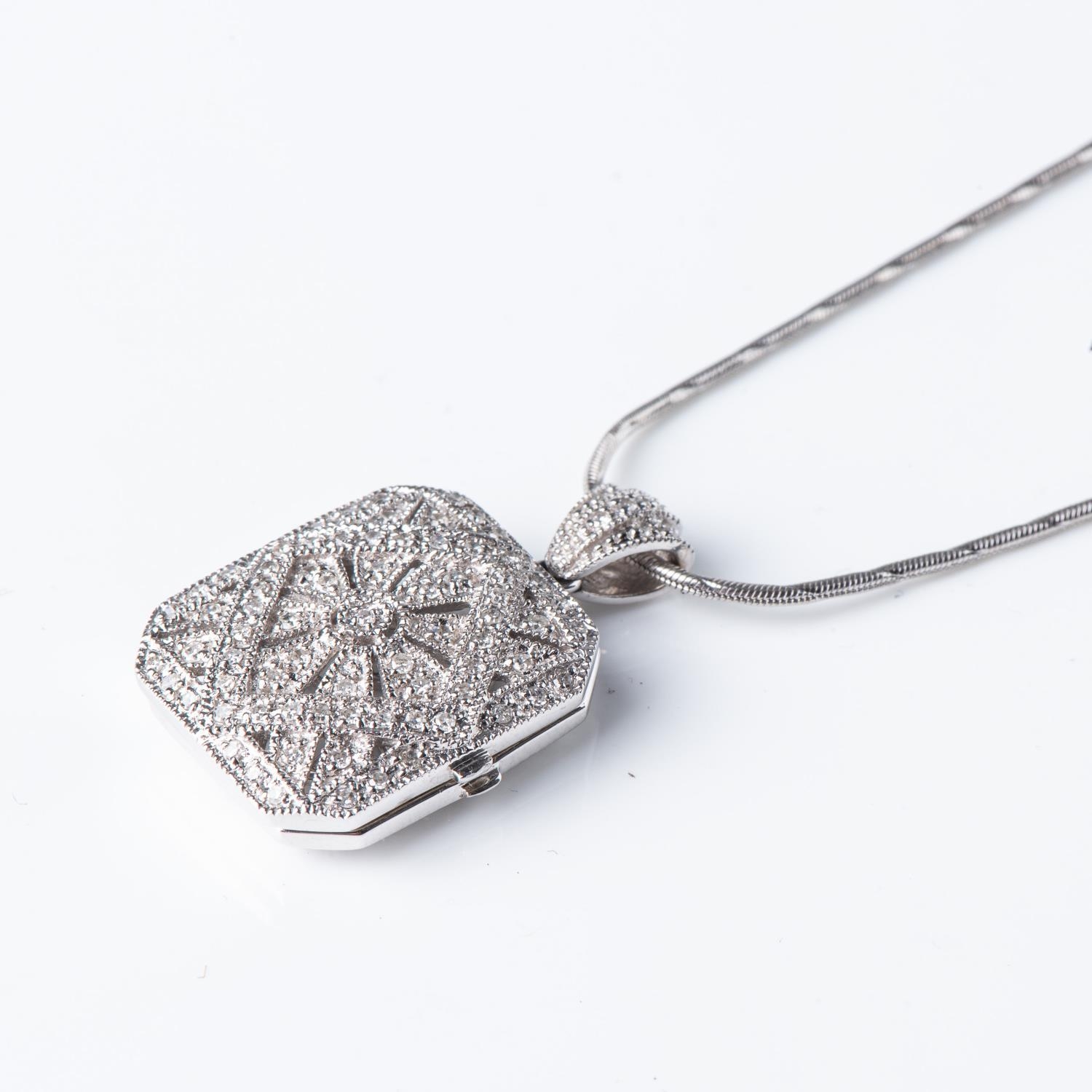 A DIAMOND LOCKET - Image 2 of 3