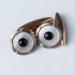 A PAIR OF GENTLEMAN'S CUFFLINKS