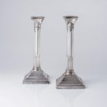 A PAIR OF SILVER CANDLESTICKS, K AND L, BIRMINGHAM, 1939
