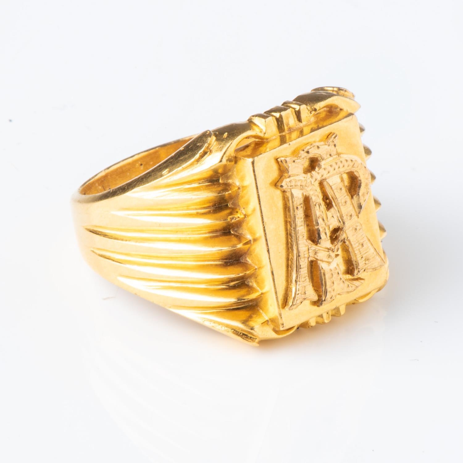 A SIGNET RING - Image 2 of 3