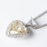 A 5,01 CARAT CERTIFIED DIAMOND PENDANT