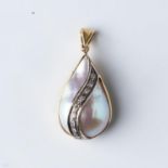 A MABÃ‰ PEARL PENDANT