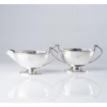 A GEORGE V SILVER MILK JUG AND SUGAR BOWL, BIRMINGHAM