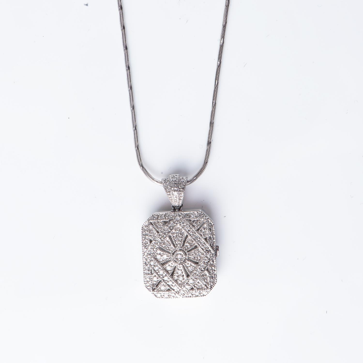 A DIAMOND LOCKET - Image 3 of 3