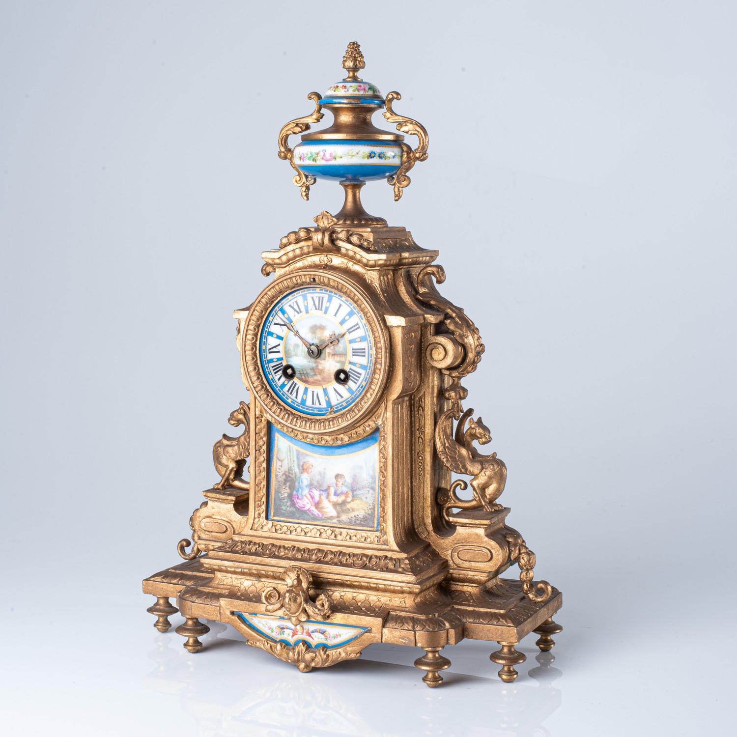 A FRENCH GILT-METAL AND PORCELAIN CLOCK - Image 2 of 2