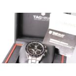 GENTLEMENS TAG HEUER CARRERA WRISTWATCH REF CV7A12 W/BOX, PAPERS & SPARE LINKS, circular black