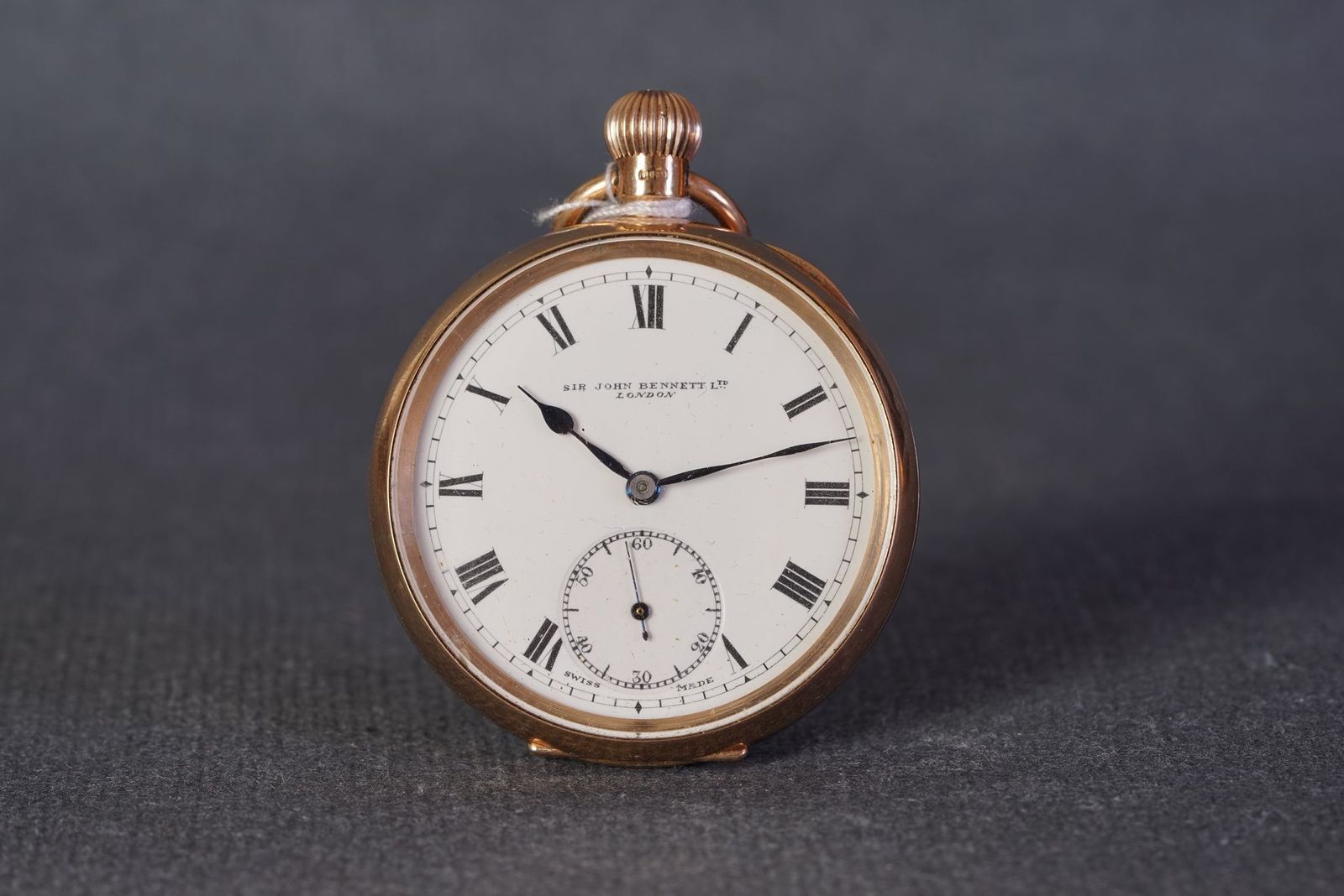 VINTAGE SIR JOHN BENNETT LTD LONDON 9CT ROSE GOLD POCKET WATCH CIRCA 1922, circular white dial
