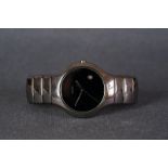 GENTLEMENS RADO DIASTAR DATE WRISTWATCH, circular black dial with a date window and hands, 40mm
