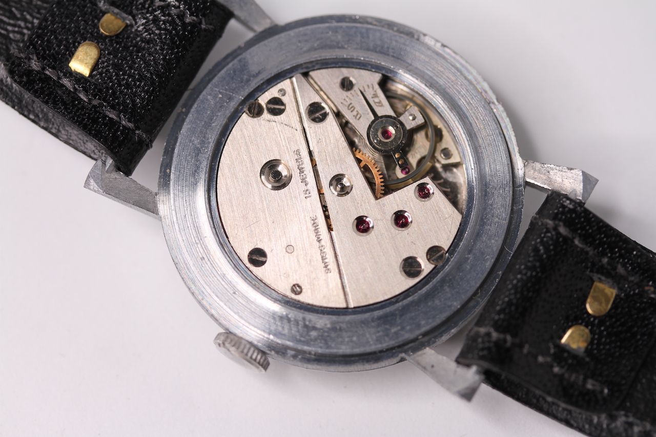 GENTLEMENS NEW OLD STOCK REDA SWISS WRISTWATCH CIRCA 1940s, circular silver dial with arabic - Image 3 of 4