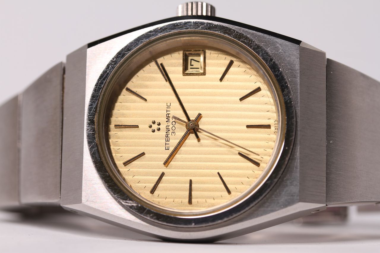 GENTLEMENS ETERNAMATIC 3000 WRISTWATCH, circular champagne dial with baton hour markers, date at 3 - Image 2 of 3