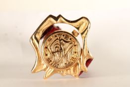 RARE ANTONINO RANDO SCULTORE LIMITED EDITION OF 99 WRISTWATCH, circular gold dial with sculpture