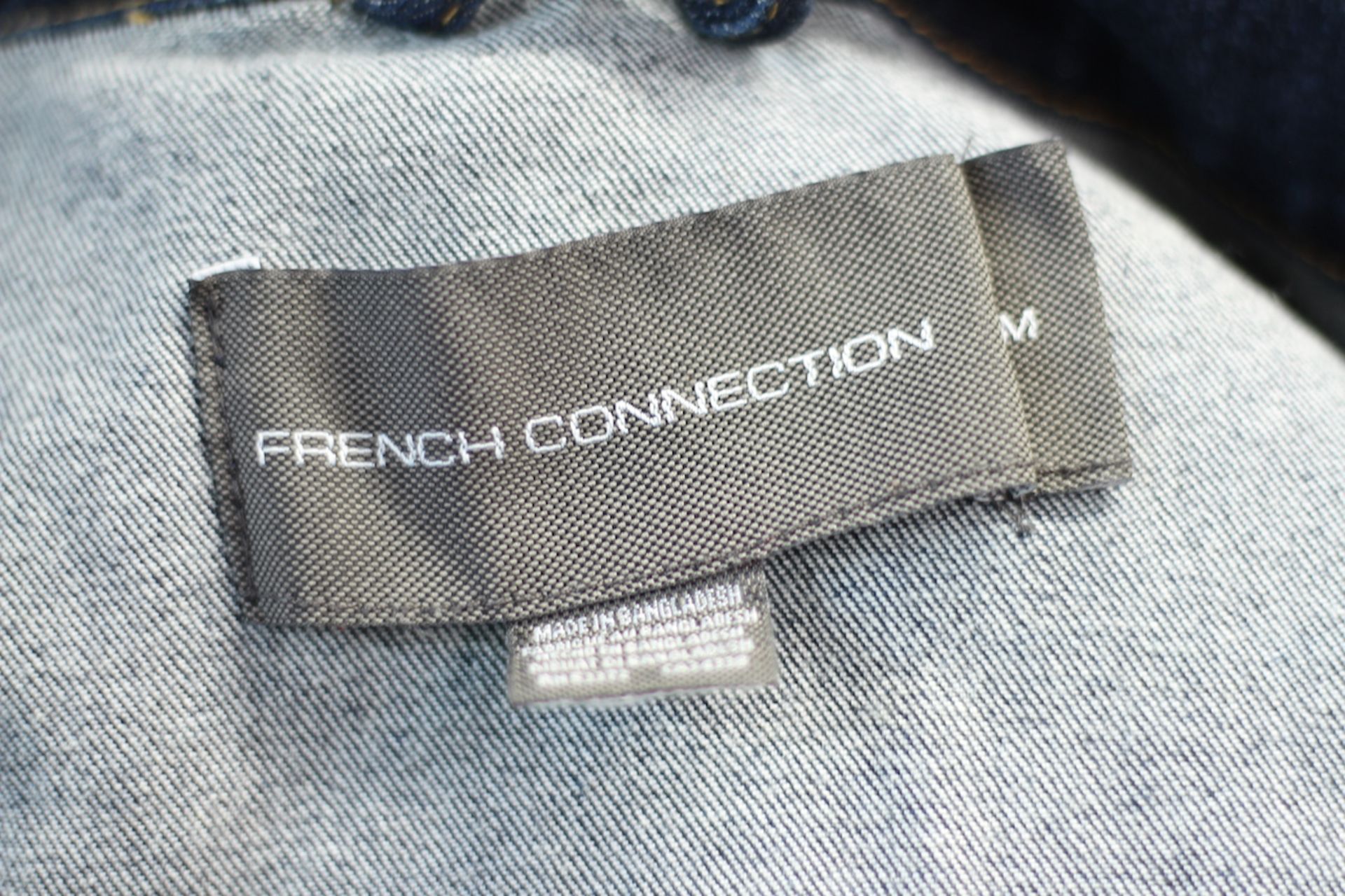 FRENCH CONNECTION DENIM JACKET, Colour : DENIM DARK BLUE, AGE: UNKNOWN, SIZE: MEDIUM, CONDITION - Image 3 of 3